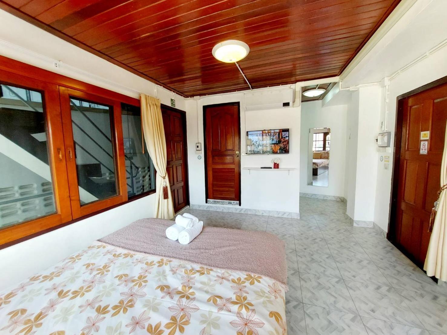 Hello Sunshine Hostel Phra Nakhon Si Ayutthaya Buitenkant foto