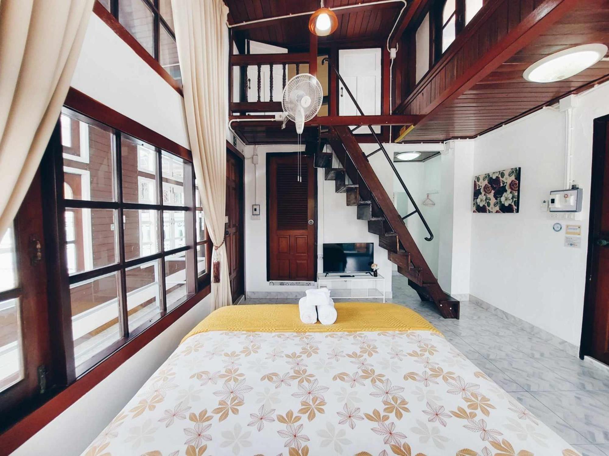 Hello Sunshine Hostel Phra Nakhon Si Ayutthaya Buitenkant foto