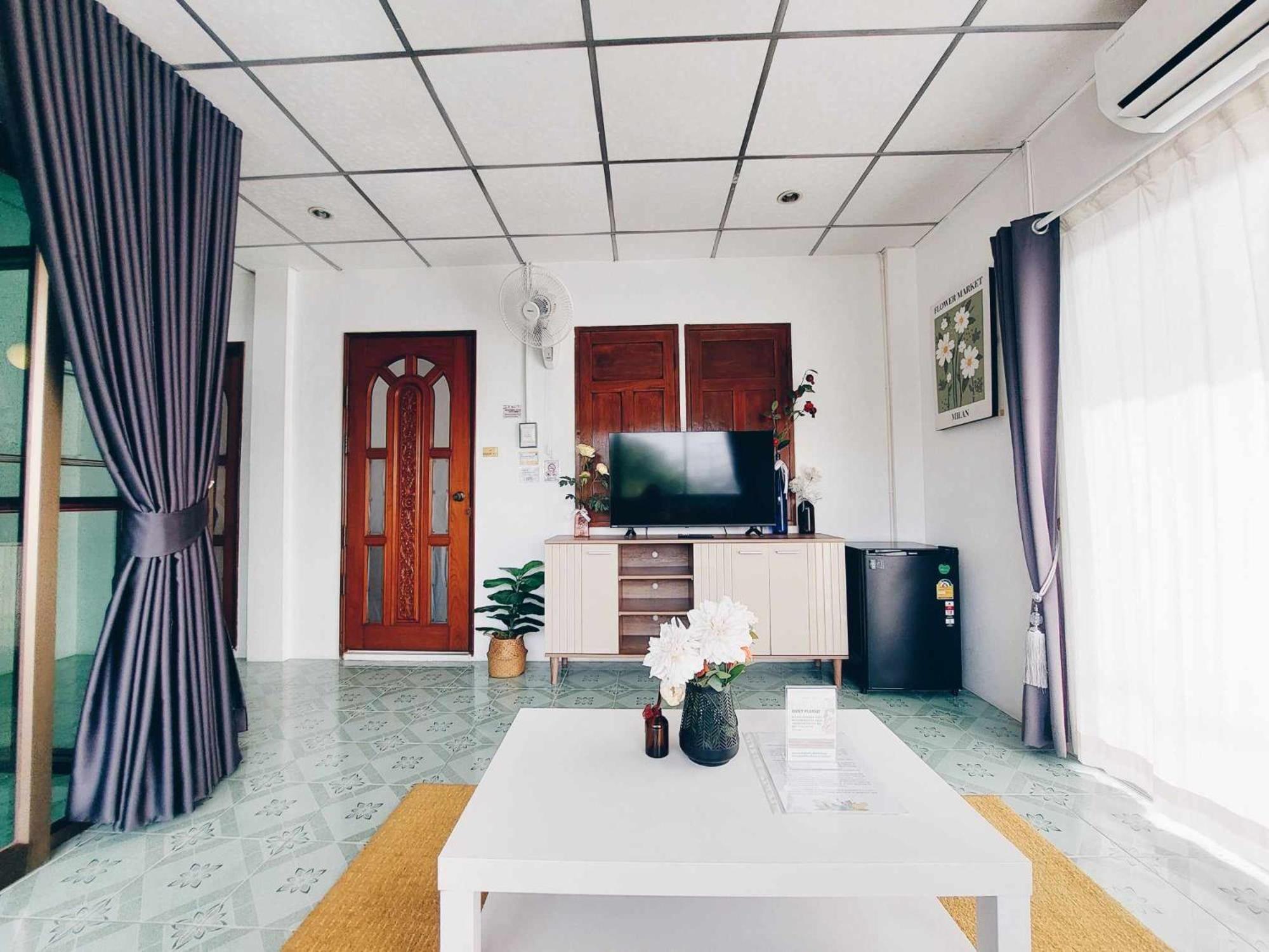Hello Sunshine Hostel Phra Nakhon Si Ayutthaya Buitenkant foto