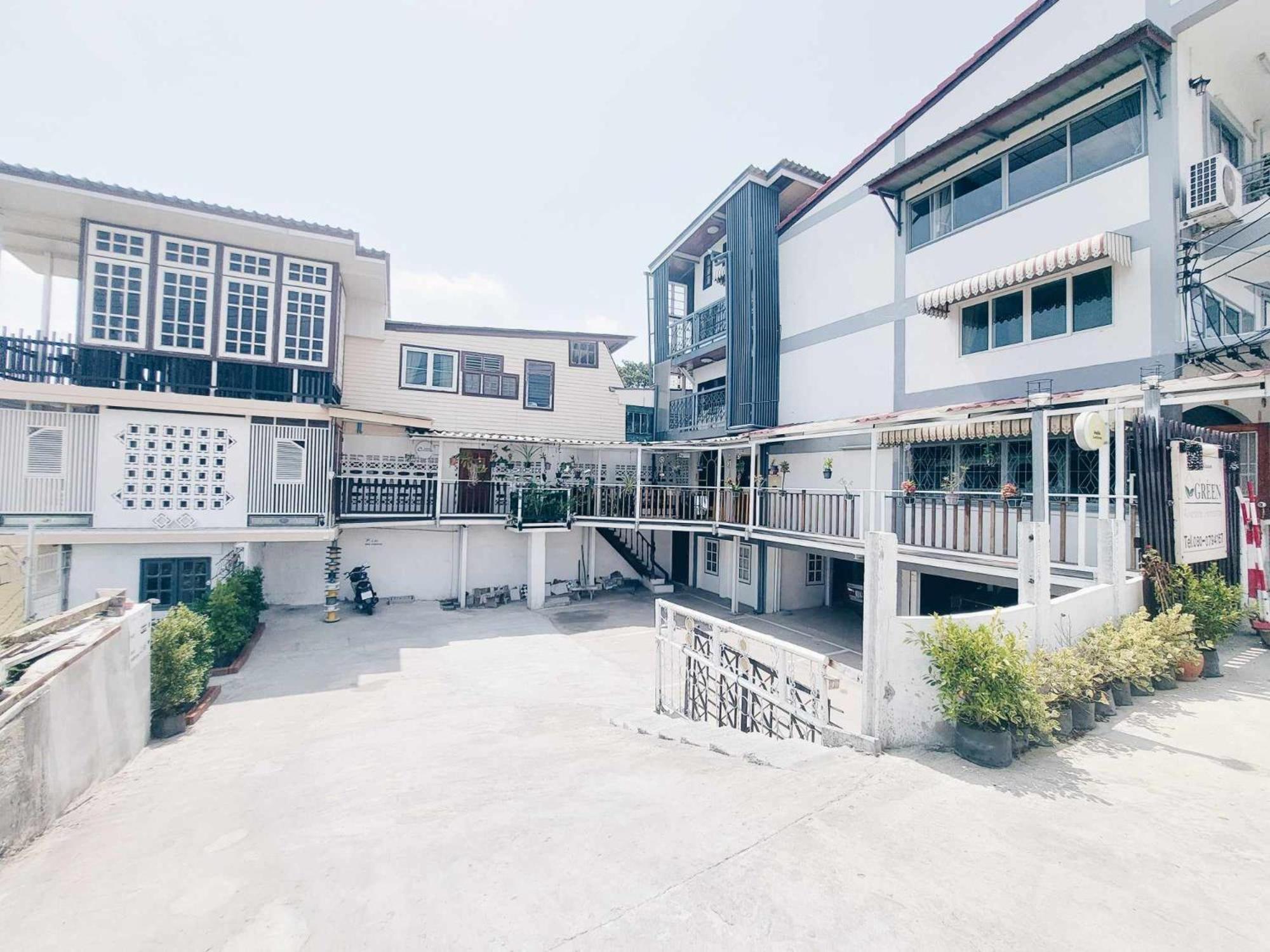 Hello Sunshine Hostel Phra Nakhon Si Ayutthaya Buitenkant foto