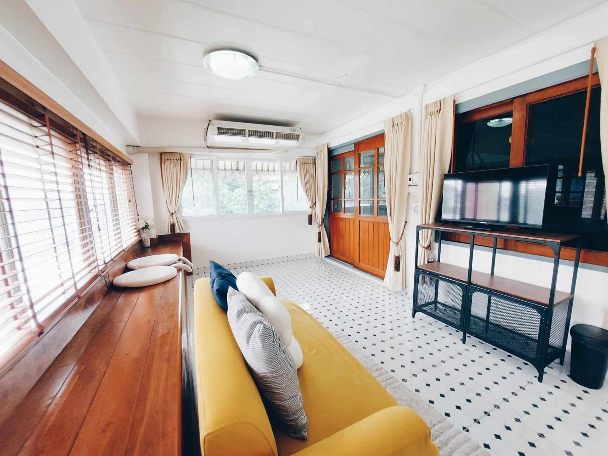 Hello Sunshine Hostel Phra Nakhon Si Ayutthaya Buitenkant foto
