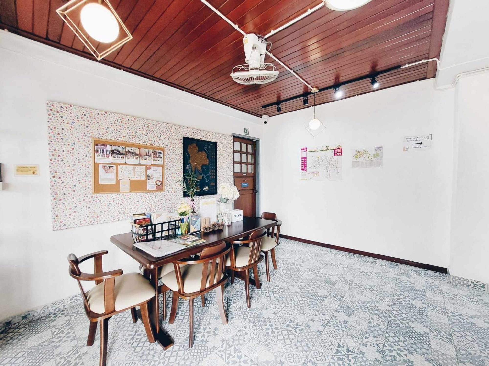 Hello Sunshine Hostel Phra Nakhon Si Ayutthaya Buitenkant foto