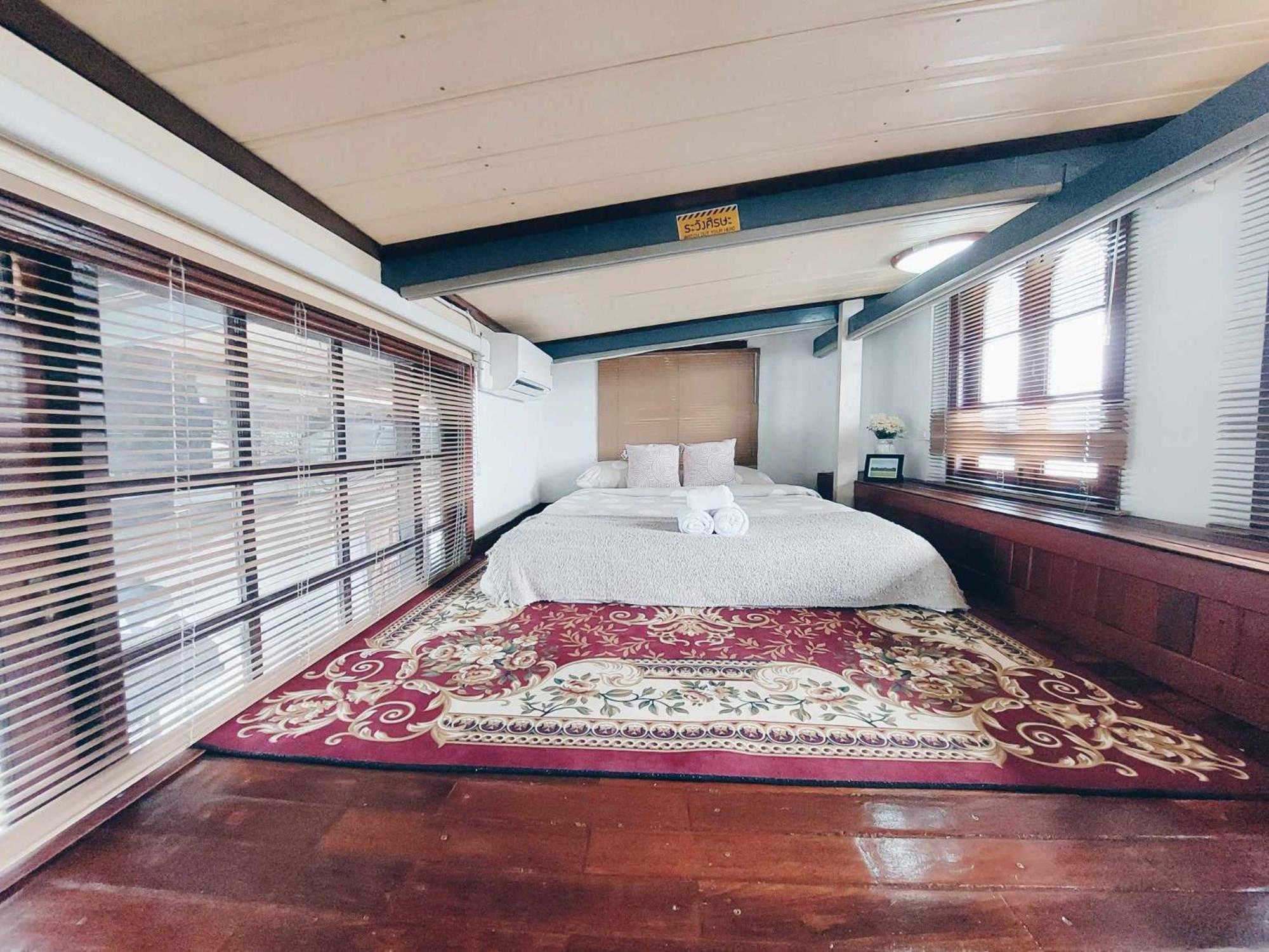 Hello Sunshine Hostel Phra Nakhon Si Ayutthaya Buitenkant foto