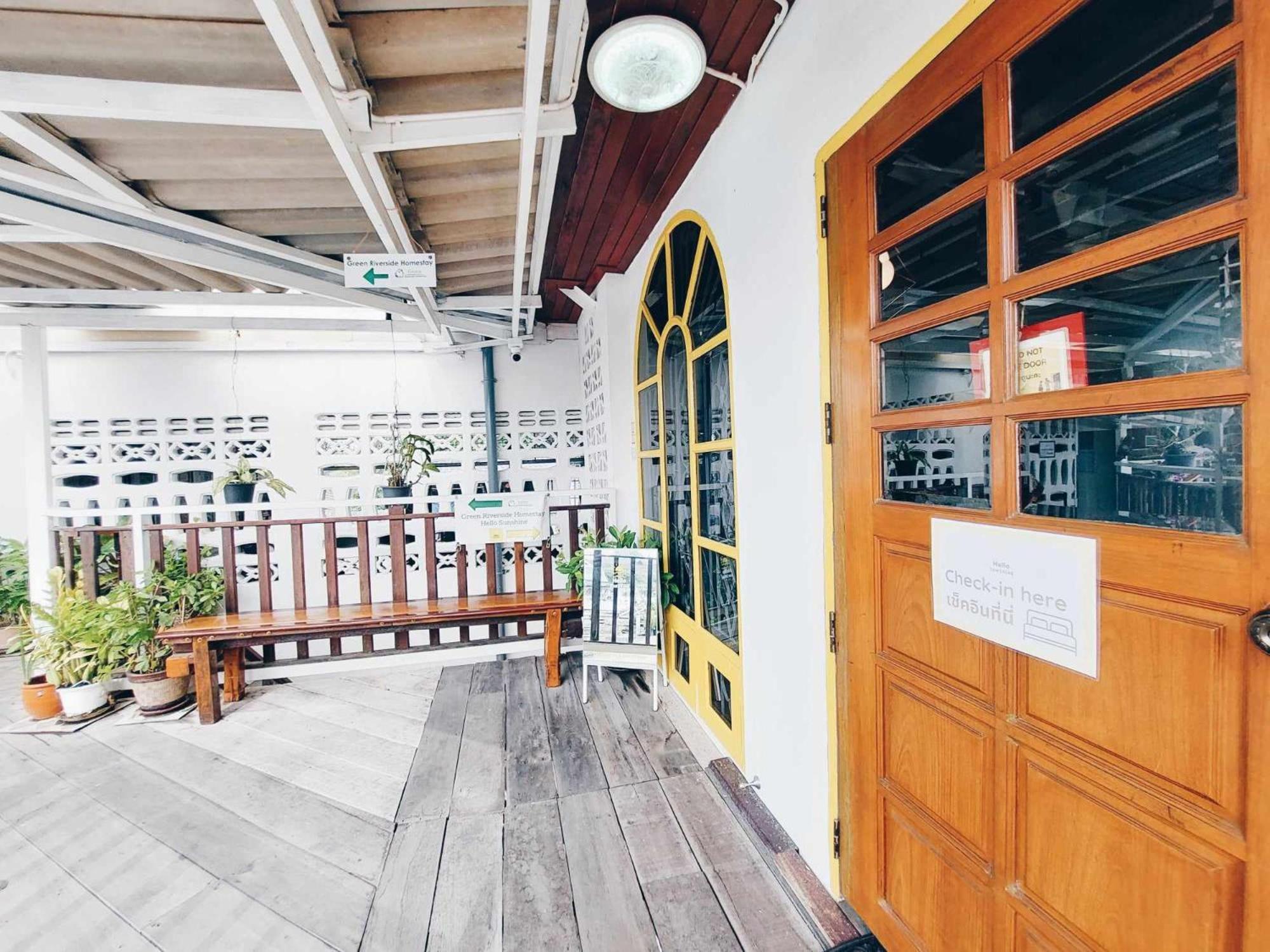 Hello Sunshine Hostel Phra Nakhon Si Ayutthaya Buitenkant foto